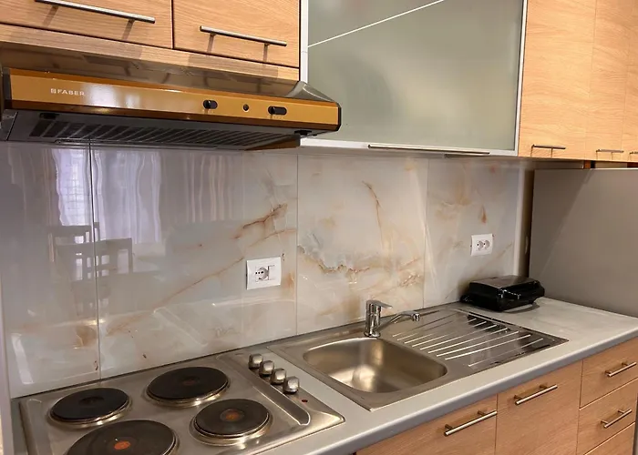 Elisabeth 3 Sarandë